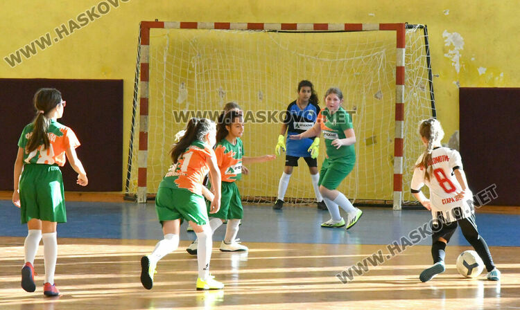Хасково е домакин на футболен турнир за момичета и девойки