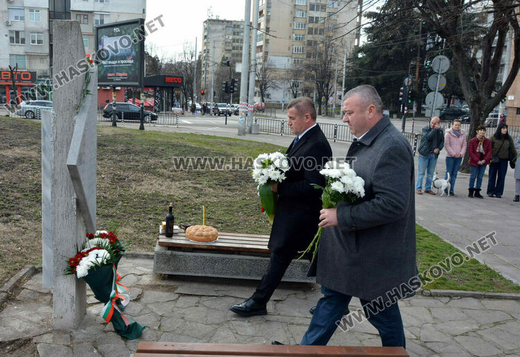 Отслужиха панихида в памет на жертвите на комунизма