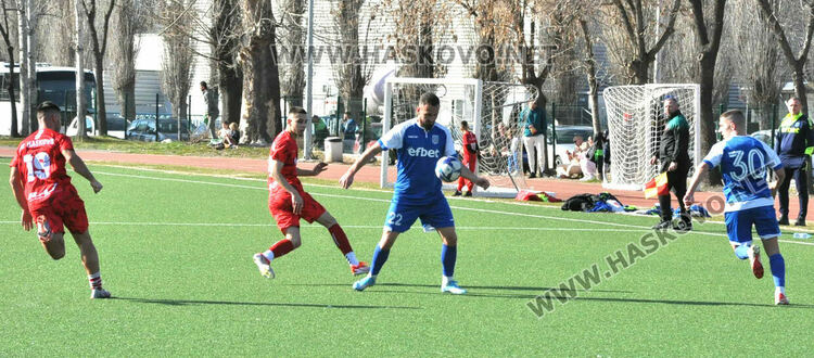 ФК „Хасково“ отстъпи на „Левски“ (Карлово) в контрола