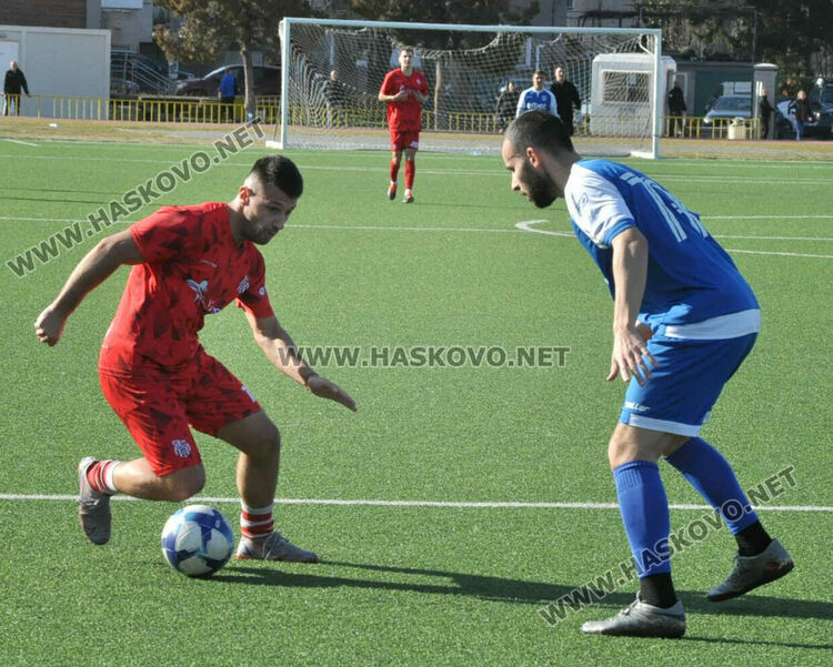 ФК „Хасково“ отстъпи на „Левски“ (Карлово) в контрола