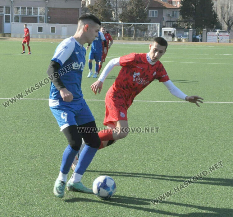 ФК „Хасково“ отстъпи на „Левски“ (Карлово) в контрола