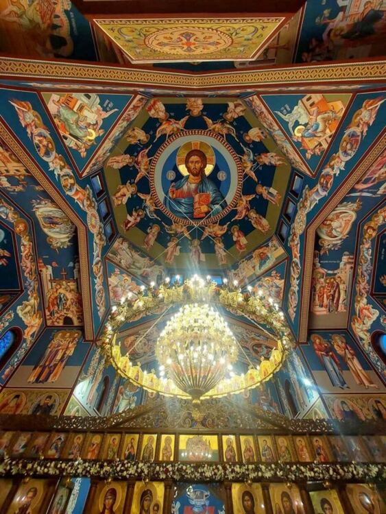 Стотици миряни присъстваха на освещаването на храма "Света вмчца Марина"