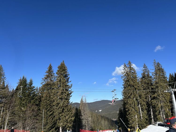 Пампорово отчита близо 25% ръст на туристите, курортът е пълен с гости от Турция, Великобритания и Румъния