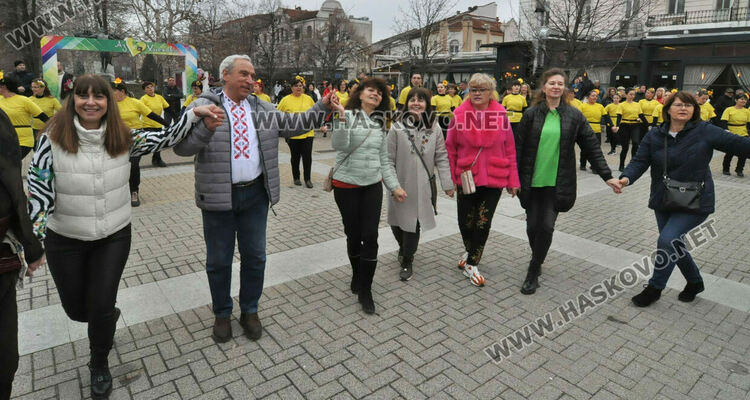 Стотици откликнаха на Голямото хоро и базар за Станимир