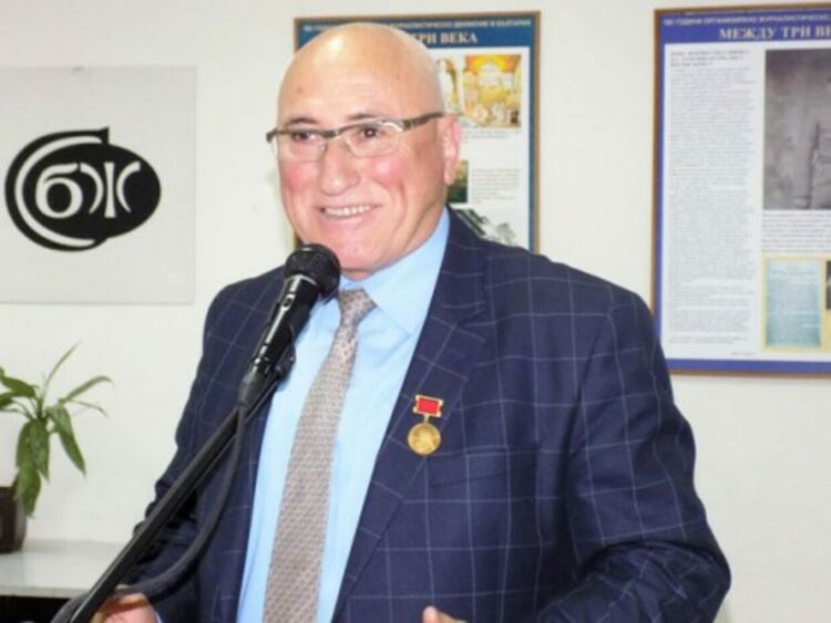 проф.д-р Мюмюн Тахиров