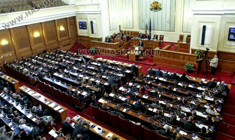 5 дела срещу бивши депутати от Хасково за неплатени наеми и разходи за ведомствени жилища 