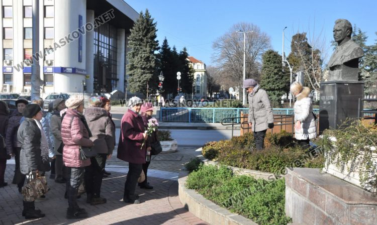 Почетоха рождението на проф. д-р Асен Златаров в Хасково