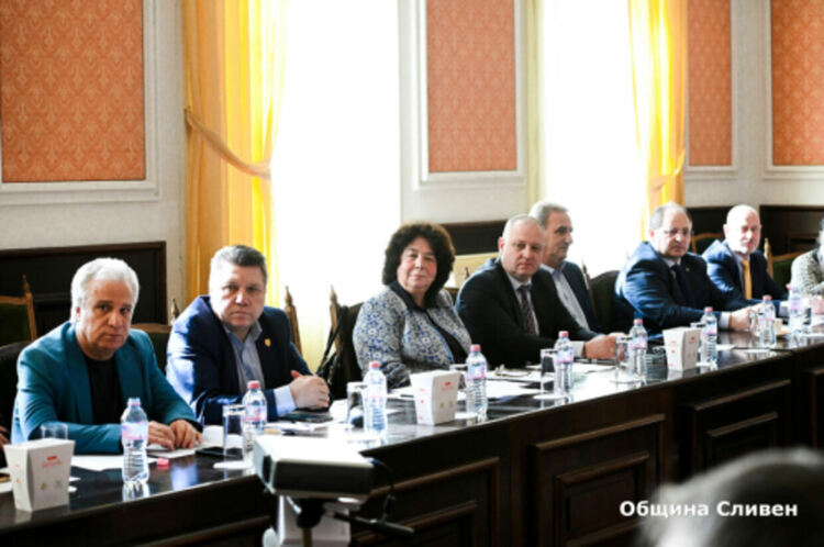 Кметът Николай Митков участва в работна среща на кметовете от РАО „Тракия“ в община Сливен