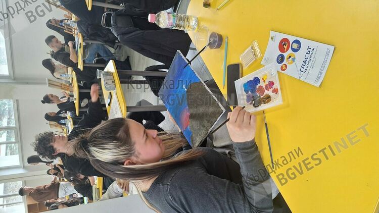 Арт работилница, организирана от Сдружение Омега, стимулира млади таланти
