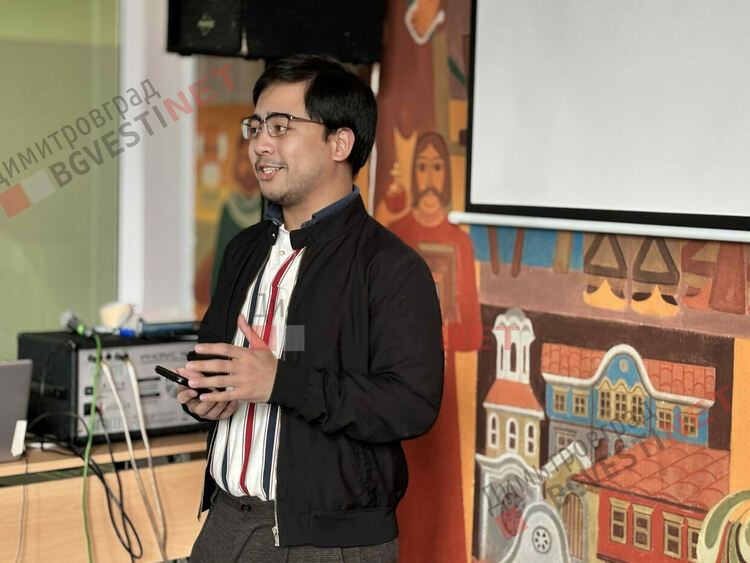 Нарушават ли се основни човешки права в Димитровград? Дискусия между ученици и HRW