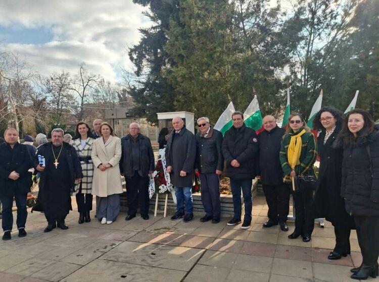 Откриха плоча-барелеф на Капитан Петко войвода в Тополовград