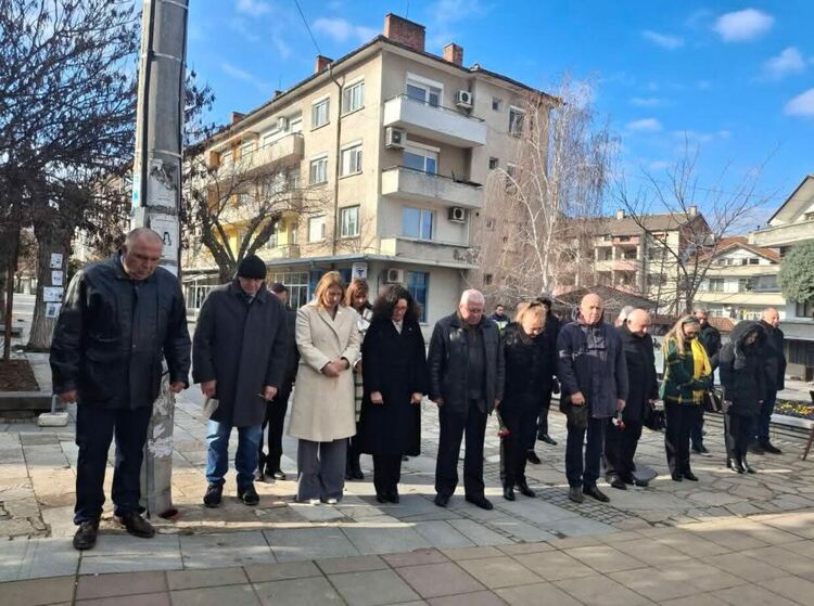 Откриха плоча-барелеф на Капитан Петко войвода в Тополовград