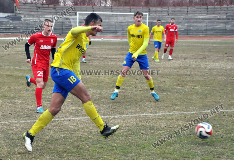 „Саяна“ се „удави“ в Марица