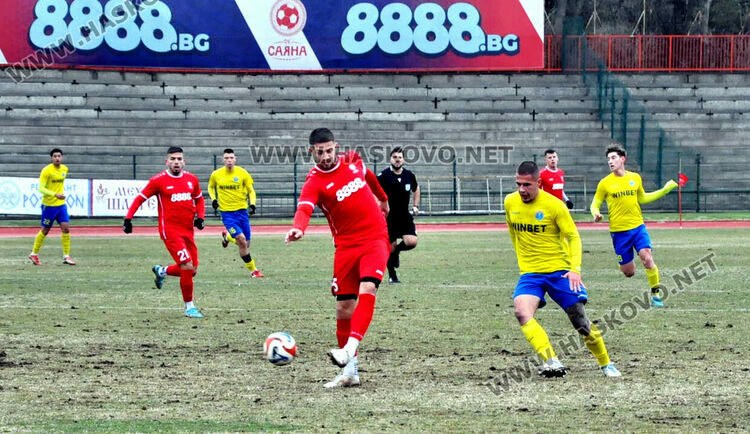 „Саяна“ се „удави“ в Марица