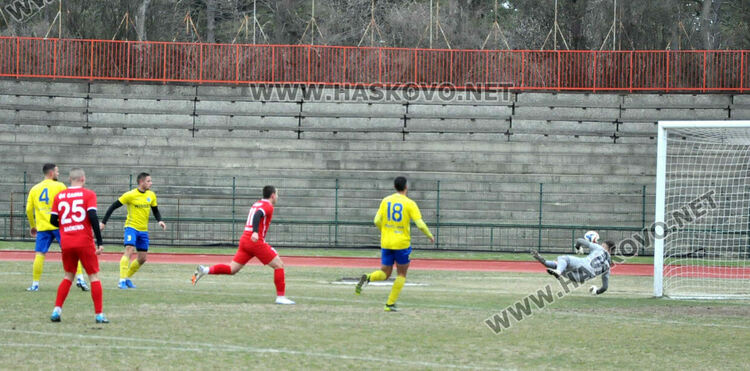 „Саяна“ се „удави“ в Марица