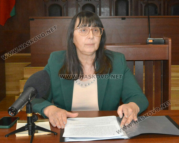 Ученици от ФСГ слушаха лекция в съда за правата на потребителите