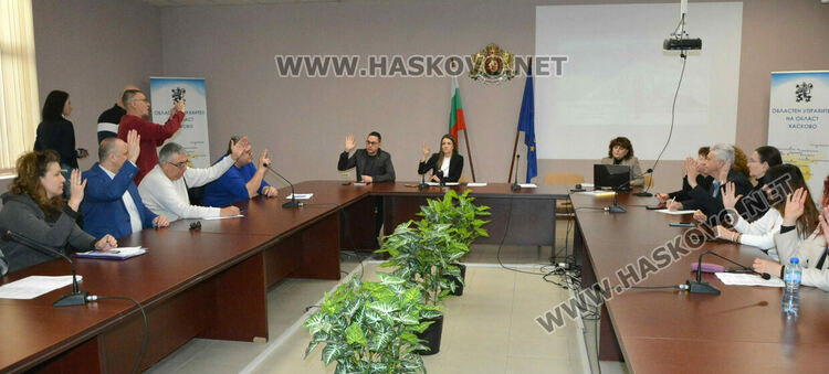 В Областната комисия по заетостта засега спряха закриването на 6 паралелки след 7 клас