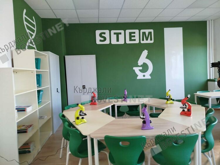 Иновативен STEM център в ПГ по туризъм „Проф.д-р Асен Златаров“ ще подпомага учебния процес