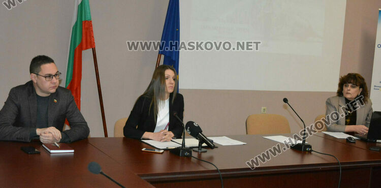 В Областната комисия по заетостта засега спряха закриването на 6 паралелки след 7 клас