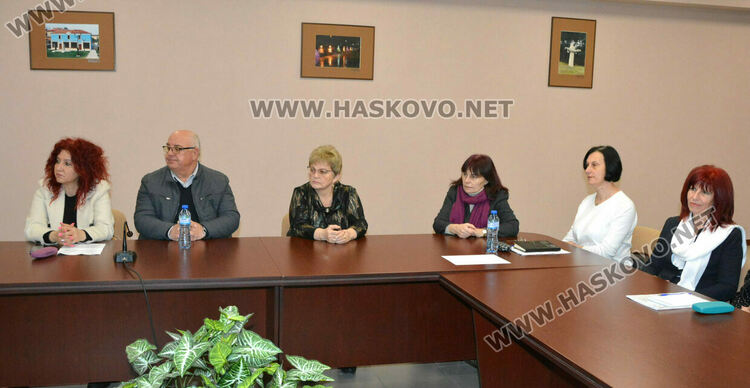 В Областната комисия по заетостта засега спряха закриването на 6 паралелки след 7 клас