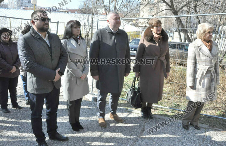 Ремонтират с близо 6 млн. лева две ученически общежития в Хасково