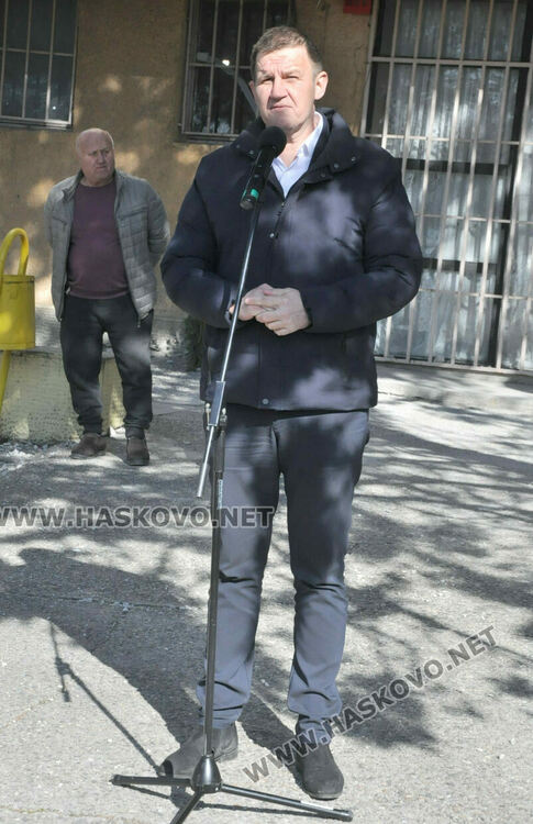 Ремонтират с близо 6 млн. лева две ученически общежития в Хасково