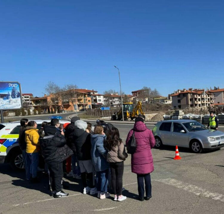 Занятие на Детското полицейско управление в Джебел