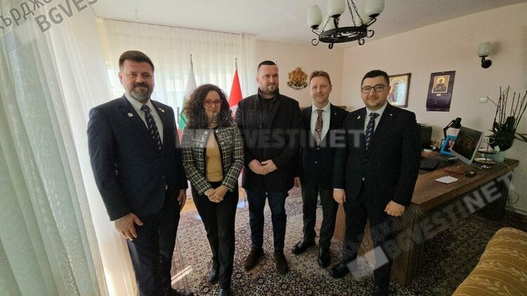 Ротарианците от Кърджали ще спонсорират прояви на децата от Неделното училище по български език в Одрин, канят ги да посетят града ни