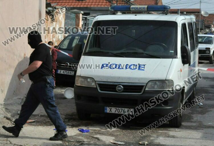 Двама са задържани с наркотици в Хасково и Тополовград