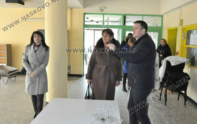 Ремонтират с близо 6 млн. лева две ученически общежития в Хасково