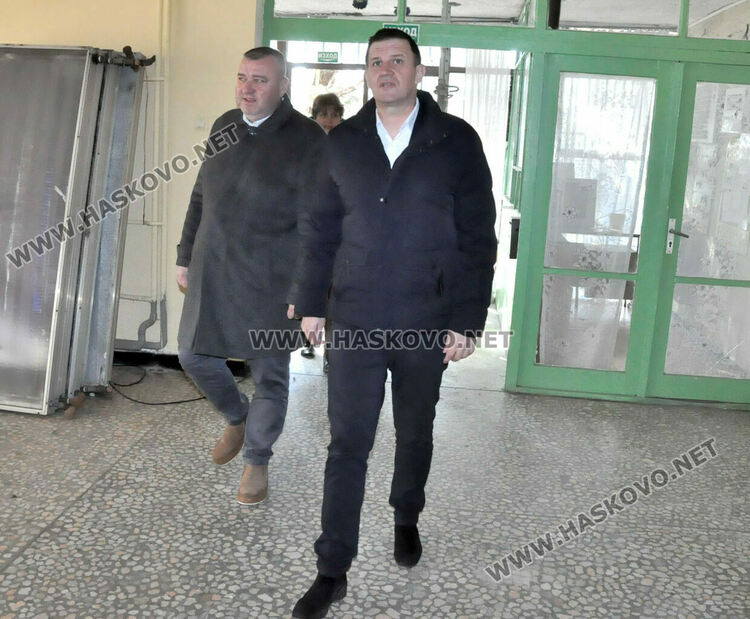 Ремонтират с близо 6 млн. лева две ученически общежития в Хасково