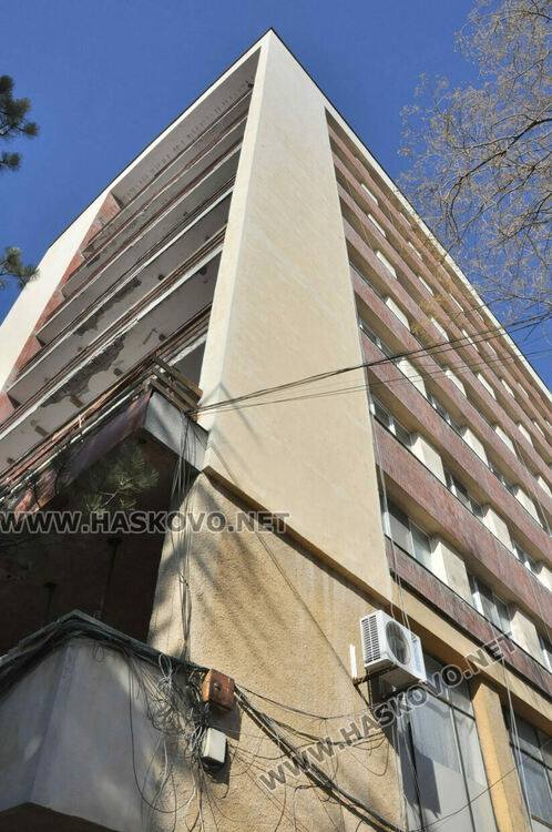 Ремонтират с близо 6 млн. лева две ученически общежития в Хасково