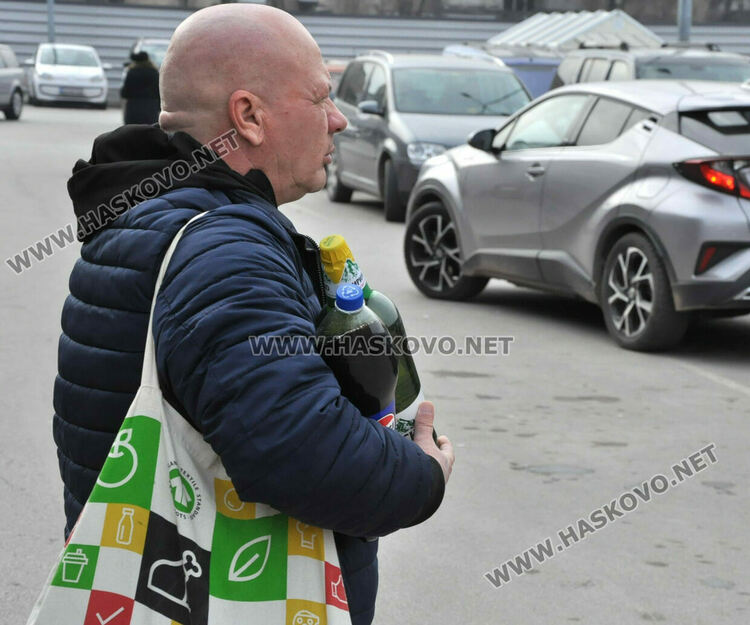 Хасковските хипермаркети гъмжат от клиенти в деня на националния бойкот