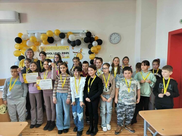 Елянур Йосифова е училищeн шампион в състезанието Spelling Bee JUNIOR 2025