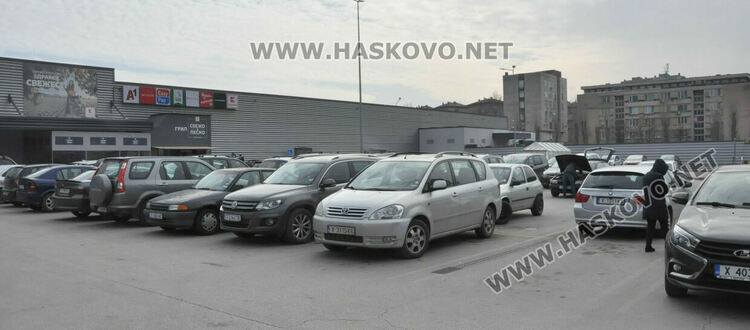 Хасковските хипермаркети гъмжат от клиенти в деня на националния бойкот