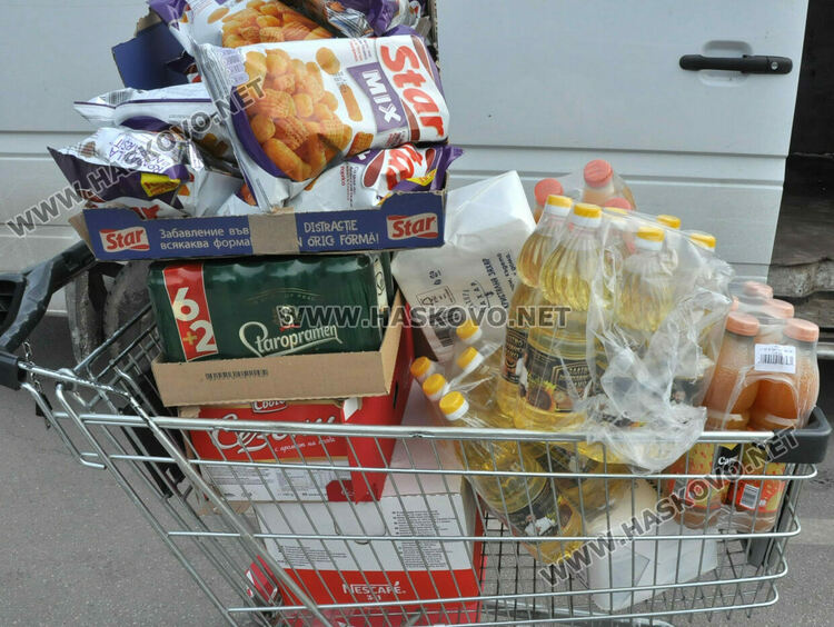 Хасковските хипермаркети гъмжат от клиенти в деня на националния бойкот
