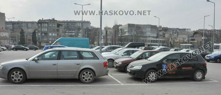 Хасковските хипермаркети гъмжат от клиенти в деня на националния бойкот