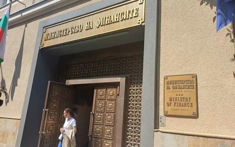 Правителството отлага със седмица представянето на бюджета