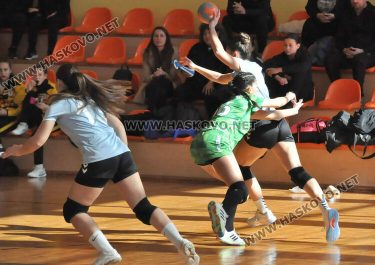 Хандбалистките на „Хасково“ отстъпиха на „Сливница“