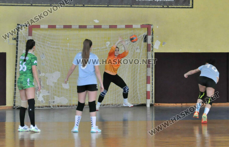 Хандбалистките на „Хасково“ отстъпиха на „Сливница“