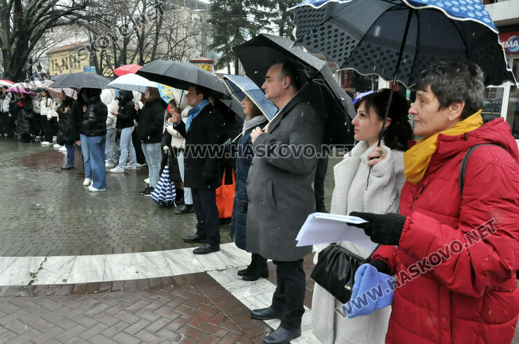 От езиковата гимназия почетоха рождението на проф. д-р Асен Златаров 