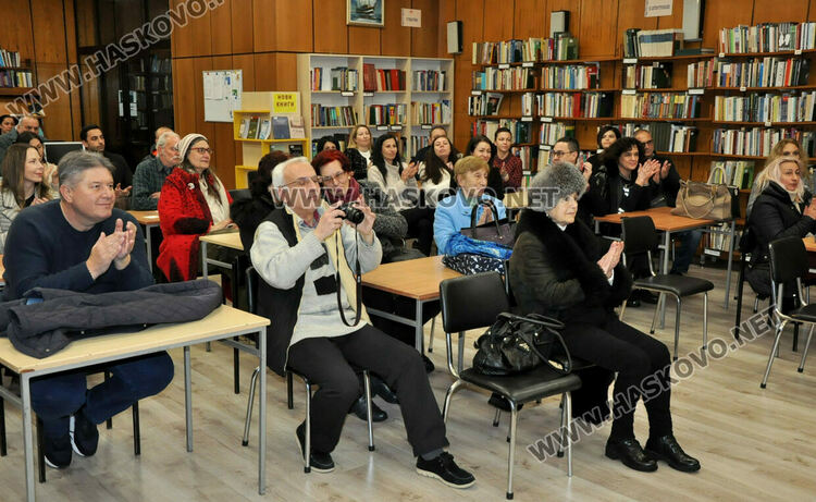 Цвета Караянчева при представянето на книгата си: Един път стигнеш ли до Родопите, винаги се връщаш там 