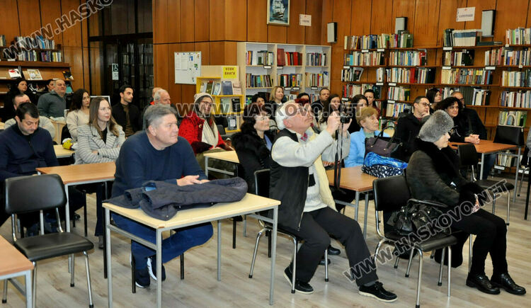Цвета Караянчева при представянето на книгата си: Един път стигнеш ли до Родопите, винаги се връщаш там 