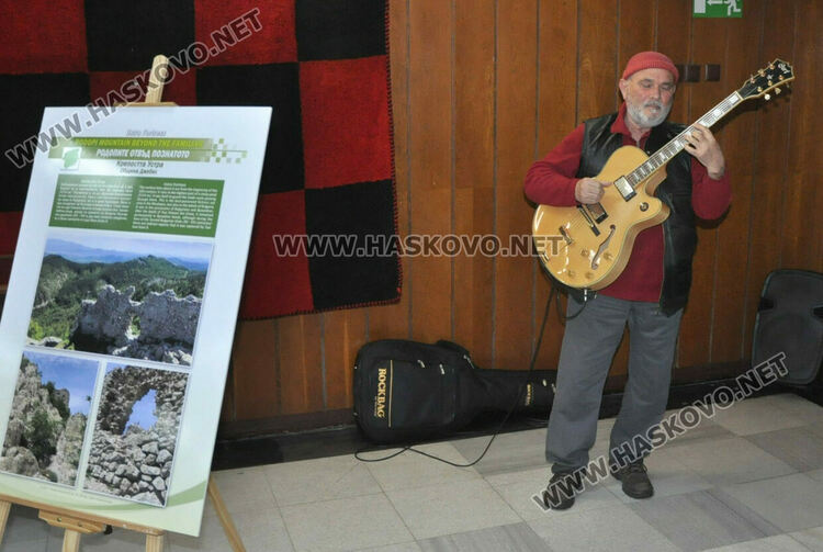 Цвета Караянчева при представянето на книгата си: Един път стигнеш ли до Родопите, винаги се връщаш там 