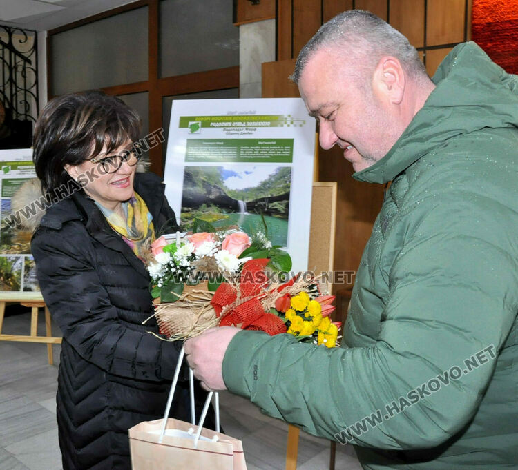 Цвета Караянчева при представянето на книгата си: Един път стигнеш ли до Родопите, винаги се връщаш там 