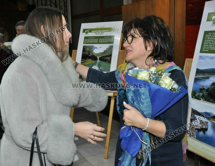 Цвета Караянчева при представянето на книгата си: Един път стигнеш ли до Родопите, винаги се връщаш там 