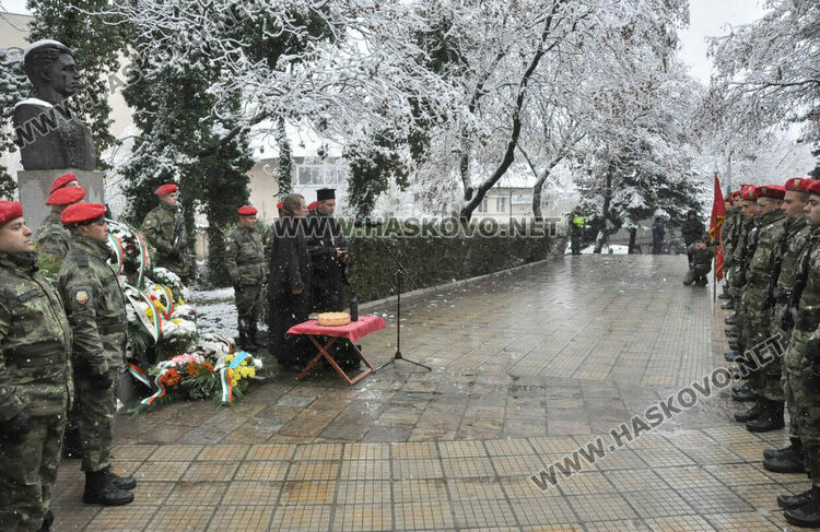 Хасково почете паметта на Васил Левски с възпоменателна церемония-поклонение 