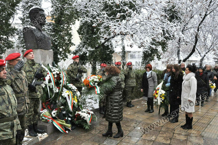 Хасково почете паметта на Васил Левски с възпоменателна церемония-поклонение 