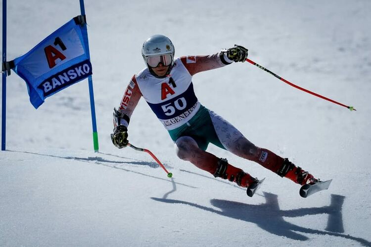 Състезател на ски клуб „Пампорово“ с призово класиране в гигантските слаломи за ФИС в Купрес