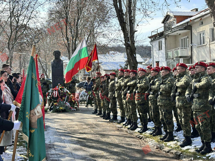 Димитровград почете 152 години от гибелта на Апостола на свободата